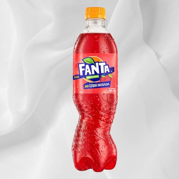 Fanta Strawberry Botol 390 ml