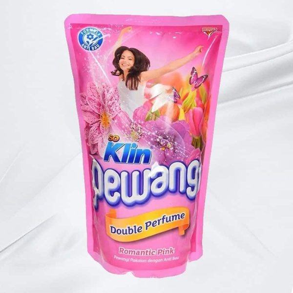 SoKlin Pewangi Romantic Pink 800ml